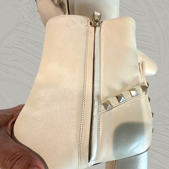 Valentino Garavani Women's Rockstud Leather Ankle Boots Size 37.5 ivory color - Picture 13 of 15
